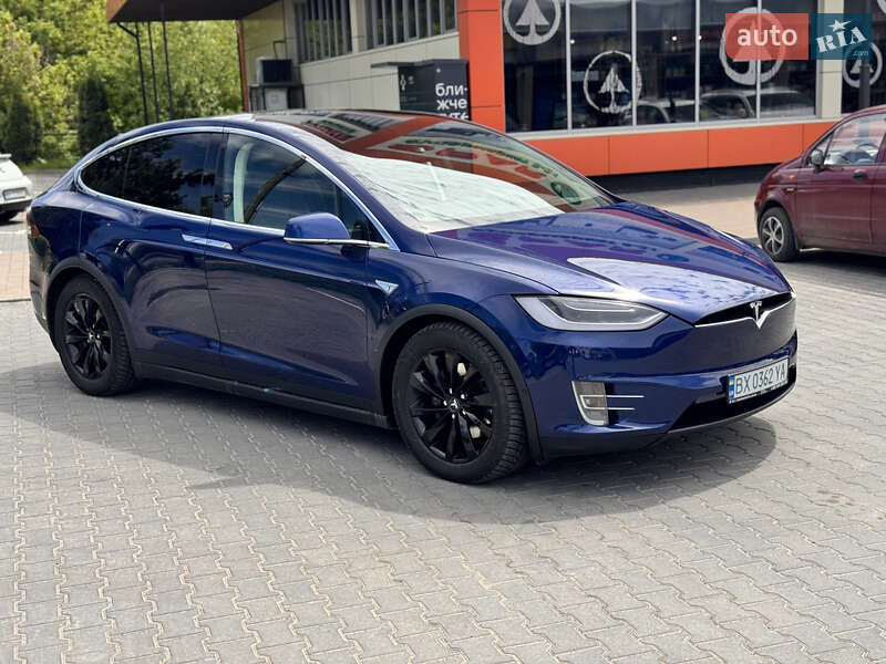 Позашляховик / Кросовер Tesla Model X 2016 в Хмельницькому