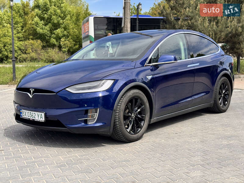 Позашляховик / Кросовер Tesla Model X 2016 в Хмельницькому