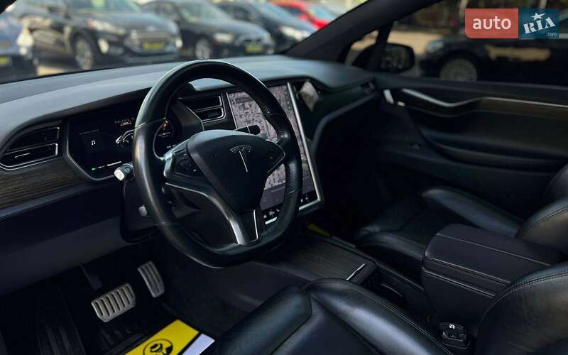 Внедорожник / Кроссовер Tesla Model X 2016 в Ивано-Франковске