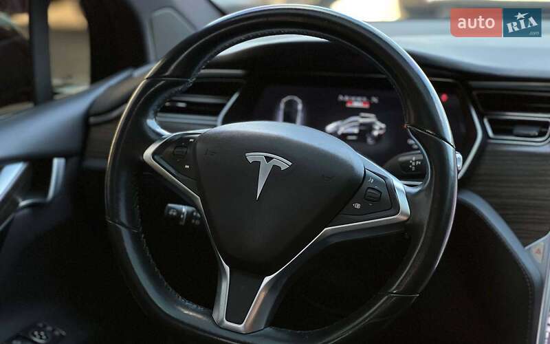 Внедорожник / Кроссовер Tesla Model X 2016 в Ивано-Франковске