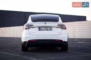 Позашляховик / Кросовер Tesla Model X 2016 в 