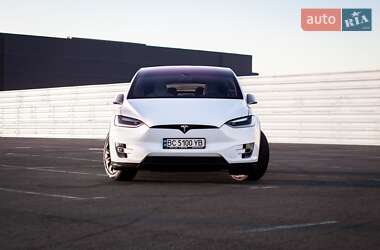 Позашляховик / Кросовер Tesla Model X 2016 в 