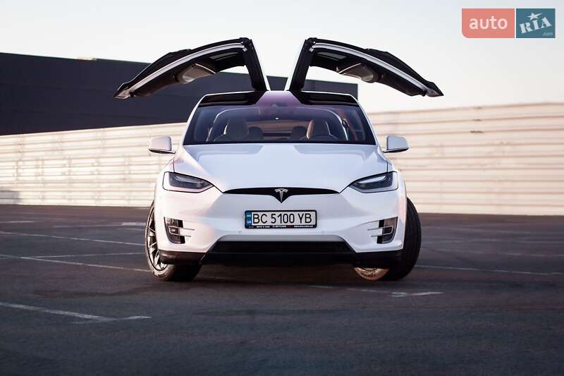 Внедорожник / Кроссовер Tesla Model X 2016 в Львове