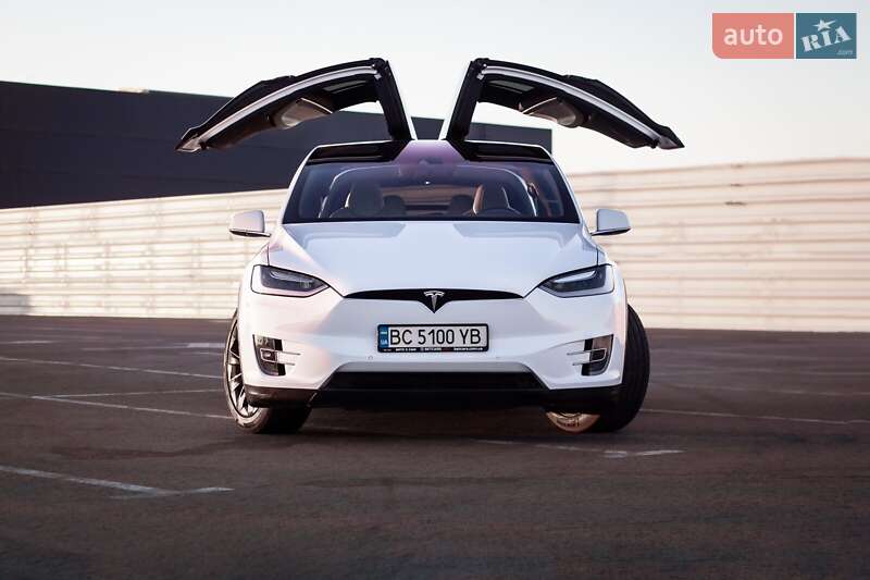 Внедорожник / Кроссовер Tesla Model X 2016 в Львове