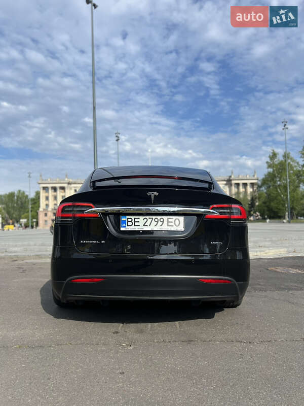 Позашляховик / Кросовер Tesla Model X 2018 в Миколаєві