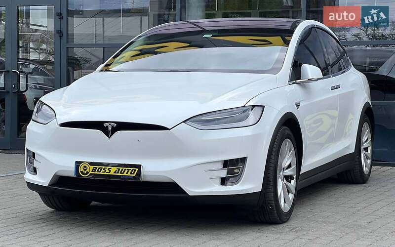 Позашляховик / Кросовер Tesla Model X 2018 в Івано-Франківську