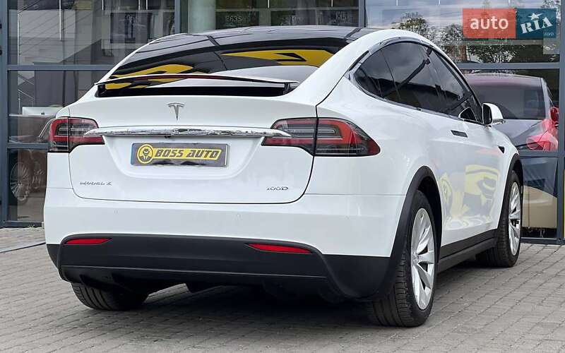 Позашляховик / Кросовер Tesla Model X 2018 в Івано-Франківську