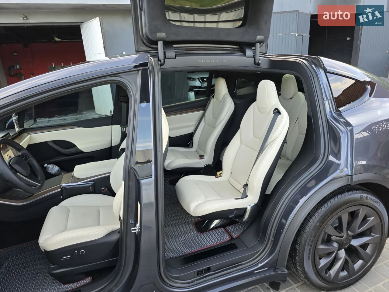 2023 Tesla Model X - мініатюра 16