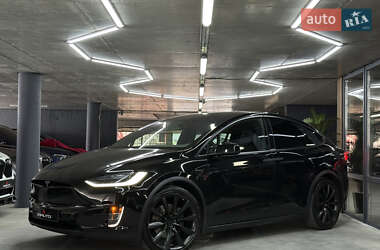 Внедорожник / Кроссовер Tesla Model X 2017 в 