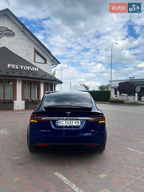 Внедорожник / Кроссовер Tesla Model X 2018 в Новояворовске