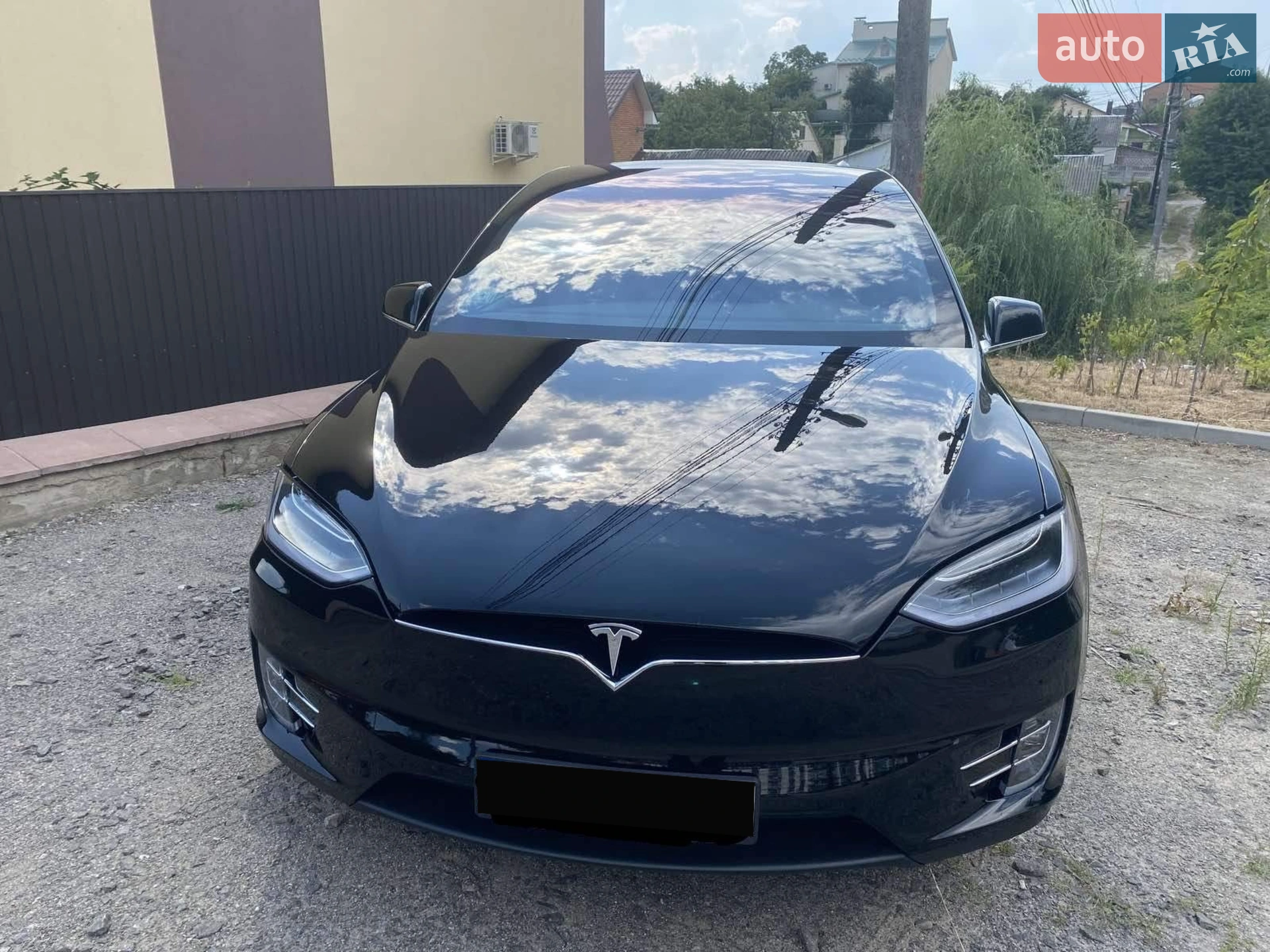 Tesla Model X 2017 VIN 5YJXCDE28HF046146 фото оголошення 3 з 26