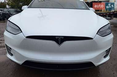 Позашляховик / Кросовер Tesla Model X 2020 в 