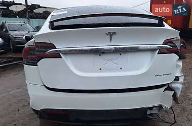 Позашляховик / Кросовер Tesla Model X 2020 в 