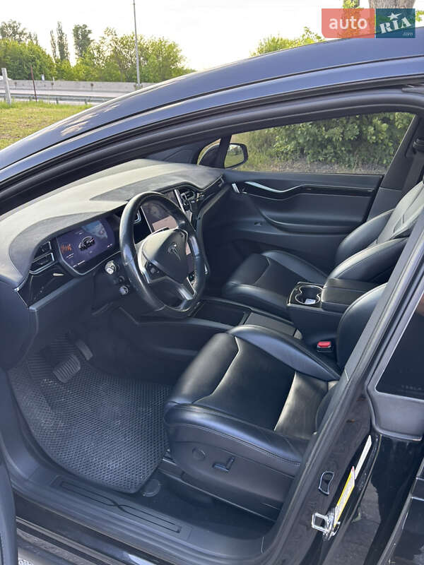 Внедорожник / Кроссовер Tesla Model X 2017 в Киеве