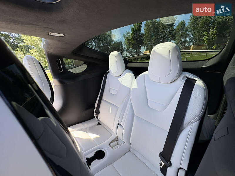 Позашляховик / Кросовер Tesla Model X 2017 в Києві