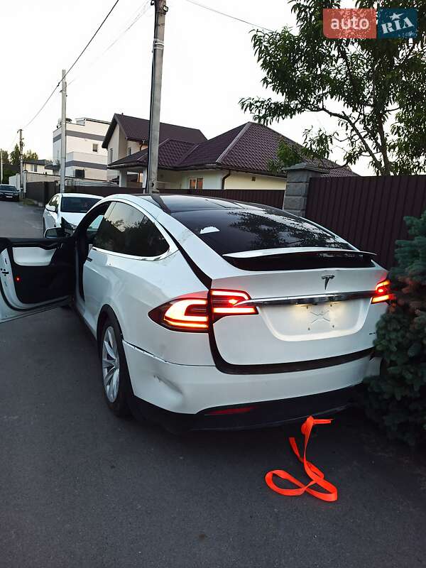 Позашляховик / Кросовер Tesla Model X 2020 в Києві фото 13 Позашляховик / Кросовер Tesla Model X 2020 в Києві