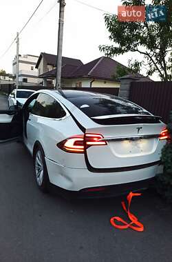 Позашляховик / Кросовер Tesla Model X 2020 в 