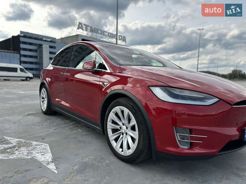Позашляховик / Кросовер Tesla Model X 2017 в Києві
