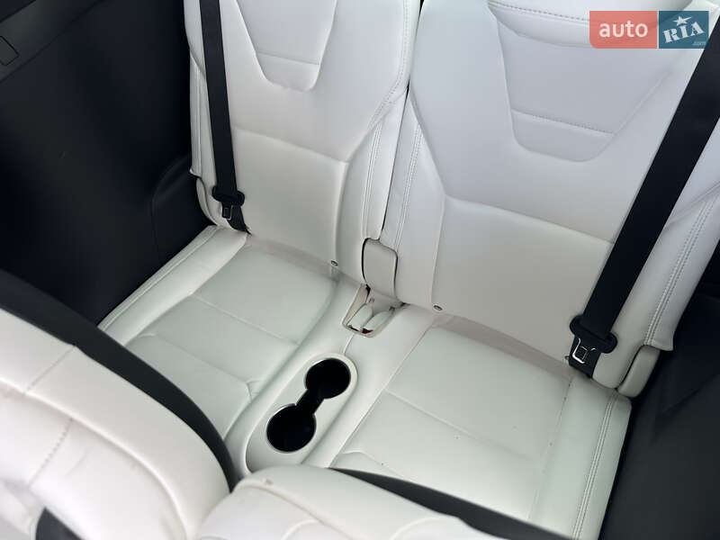 Внедорожник / Кроссовер Tesla Model X 2017 в Киеве