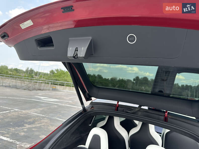 Позашляховик / Кросовер Tesla Model X 2017 в Києві