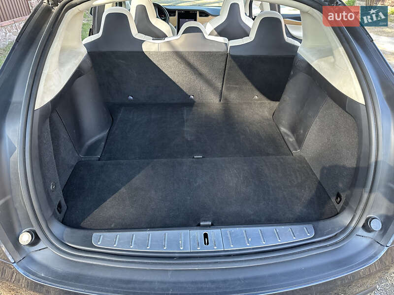 Внедорожник / Кроссовер Tesla Model X 2018 в Киеве