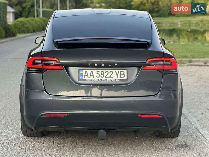 Позашляховик / Кросовер Tesla Model X 2017 в Дніпрі