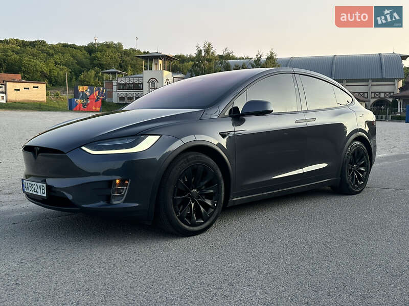 Позашляховик / Кросовер Tesla Model X 2017 в Дніпрі