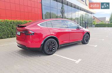 Позашляховик / Кросовер Tesla Model X 2019 в 