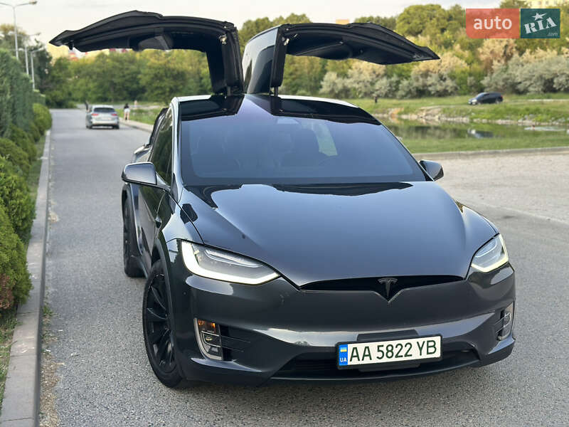 Позашляховик / Кросовер Tesla Model X 2017 в Дніпрі