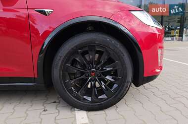 Позашляховик / Кросовер Tesla Model X 2019 в 