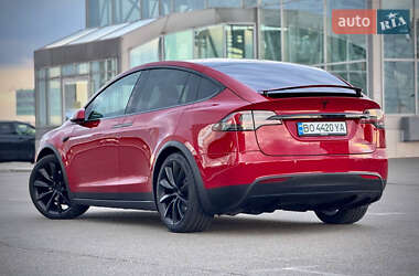 Позашляховик / Кросовер Tesla Model X 2019 в 