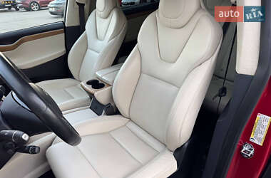 Позашляховик / Кросовер Tesla Model X 2019 в 