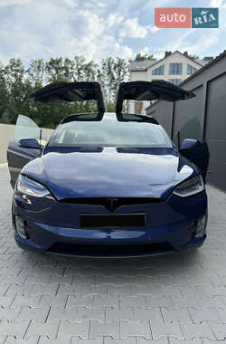Внедорожник / Кроссовер Tesla Model X 2017 в 