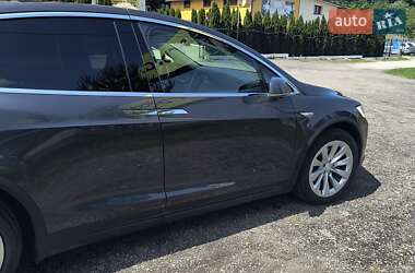 Внедорожник / Кроссовер Tesla Model X 2016 в 
