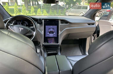 Позашляховик / Кросовер Tesla Model X 2018 в 