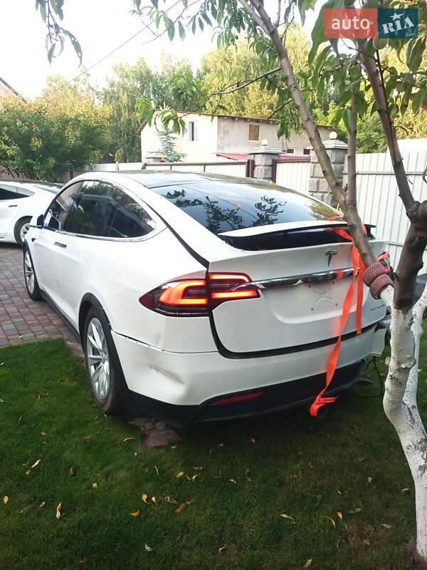 Позашляховик / Кросовер Tesla Model X 2020 в Києві фото 6 Позашляховик / Кросовер Tesla Model X 2020 в Києві