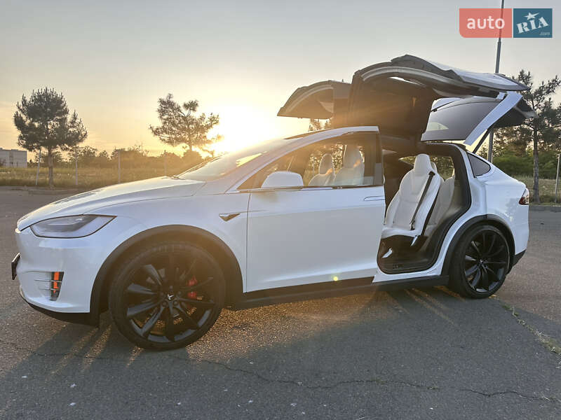 Tesla Model X 2018