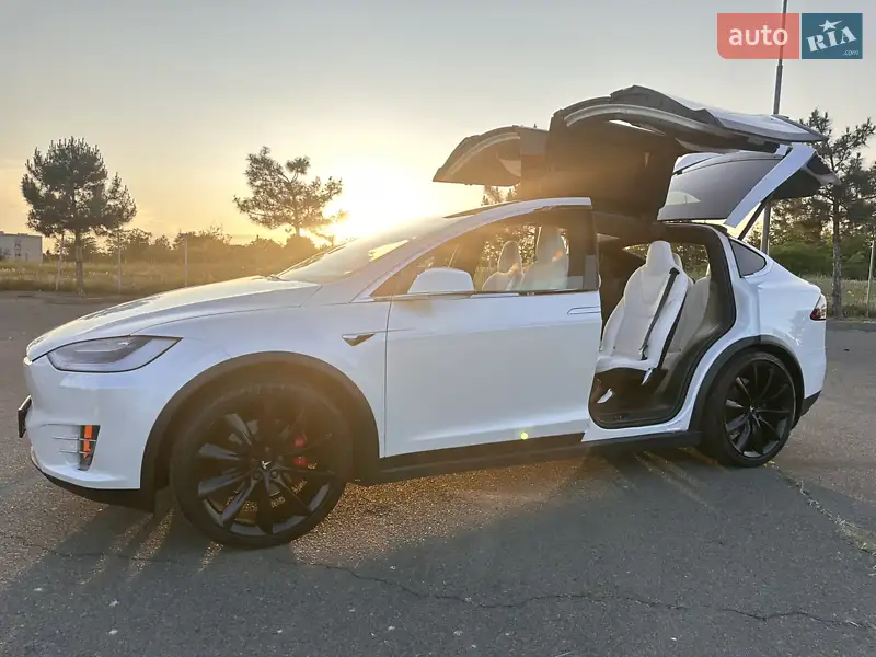 Tesla Model X 2018