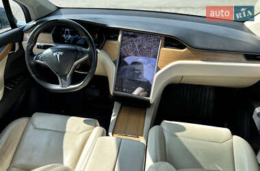 Позашляховик / Кросовер Tesla Model X 2018 в 