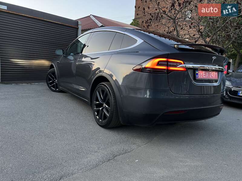 Позашляховик / Кросовер Tesla Model X 2019 в Харкові