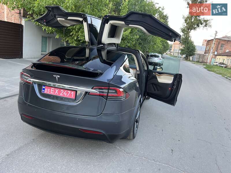 Позашляховик / Кросовер Tesla Model X 2019 в Харкові