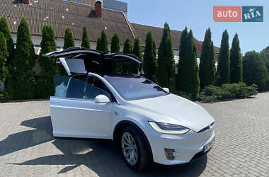 Внедорожник / Кроссовер Tesla Model X 2017 в 