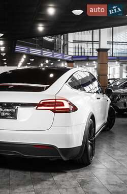 Внедорожник / Кроссовер Tesla Model X 2023 в 