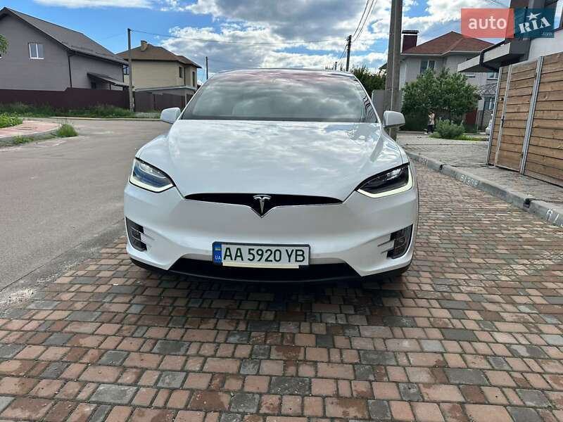 Позашляховик / Кросовер Tesla Model X 2018 в Києві