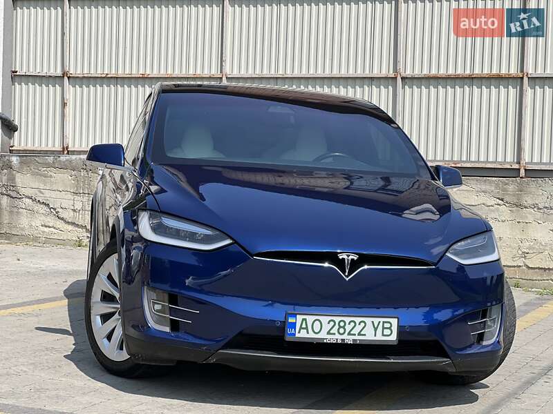 Позашляховик / Кросовер Tesla Model X 2017 в Ужгороді