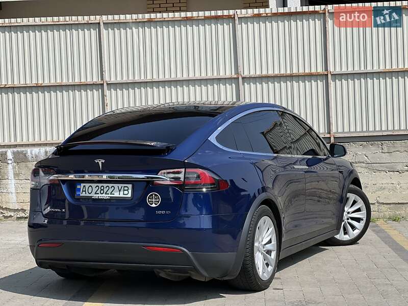 Позашляховик / Кросовер Tesla Model X 2017 в Ужгороді