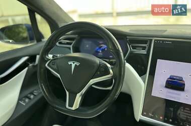 Позашляховик / Кросовер Tesla Model X 2017 в 