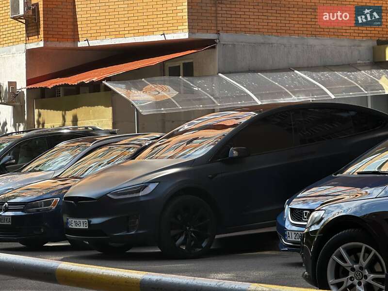 Внедорожник / Кроссовер Tesla Model X 2018 в 