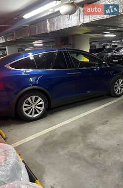 Внедорожник / Кроссовер Tesla Model X 2016 в 
