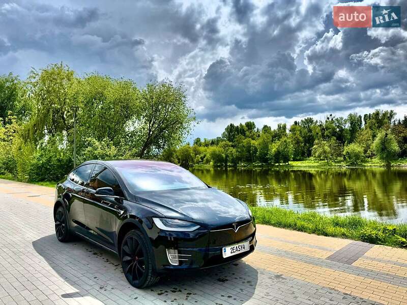 Позашляховик / Кросовер Tesla Model X 2017 в Києві